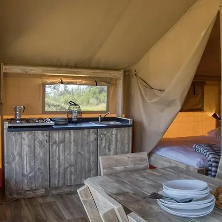 Happy Glamping Hotel Wittelte Exterior photo